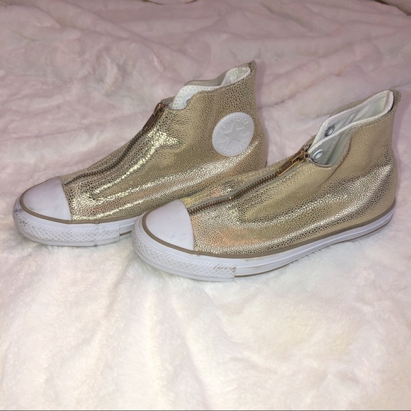 Converse Shoes - HTF Women's Converse Chuck Taylor Leather Sneakers